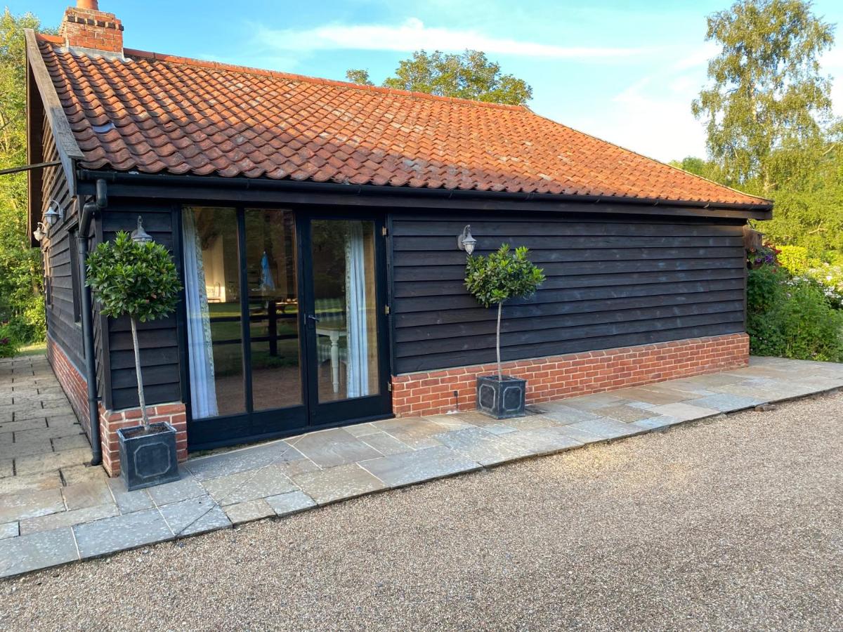 B&B Wilby - Brundish Suffolk Barn 2 Bed Idyllic 6 acres - Bed and Breakfast Wilby