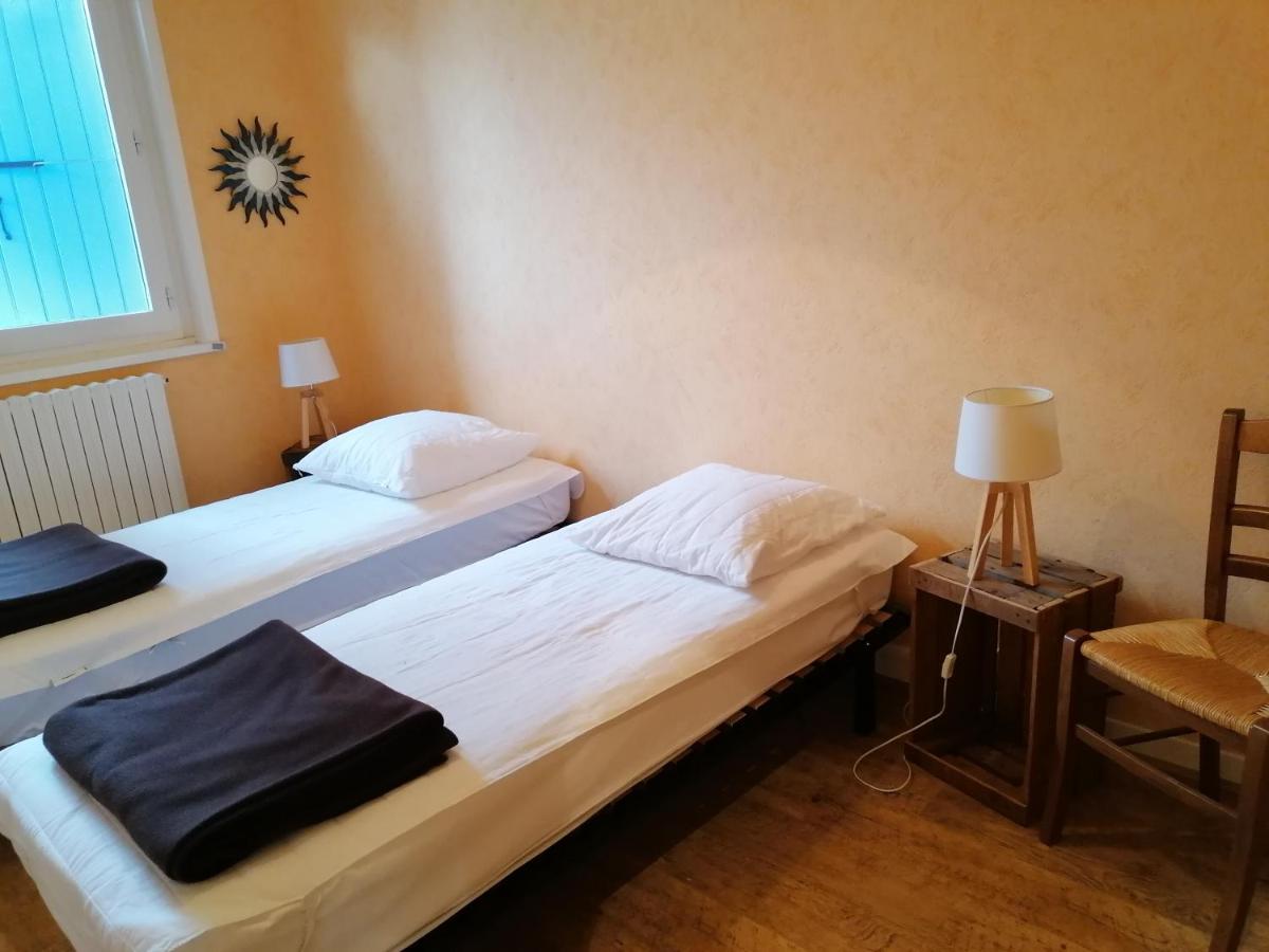 Kleines Zweibettzimmer