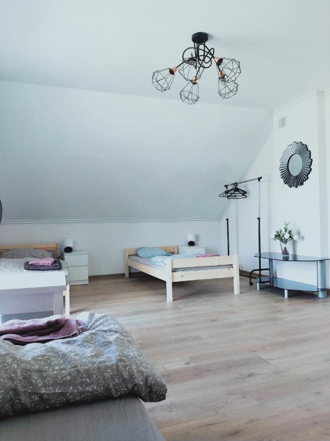 Vierbettzimmer mit Balkon