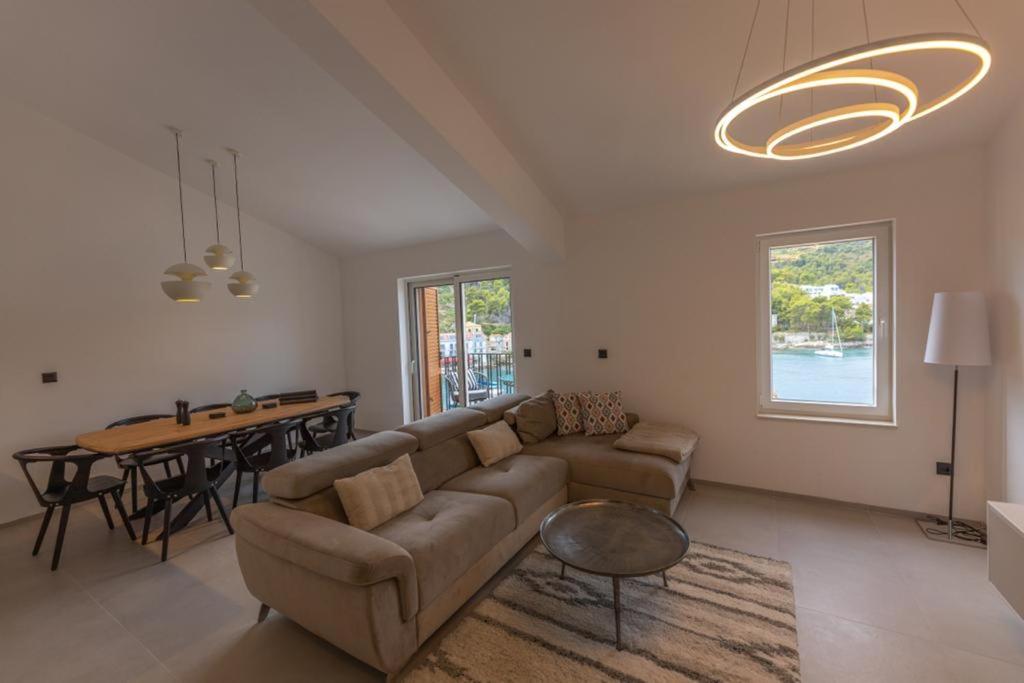 Jaro - Ferienwohnung Stomorska