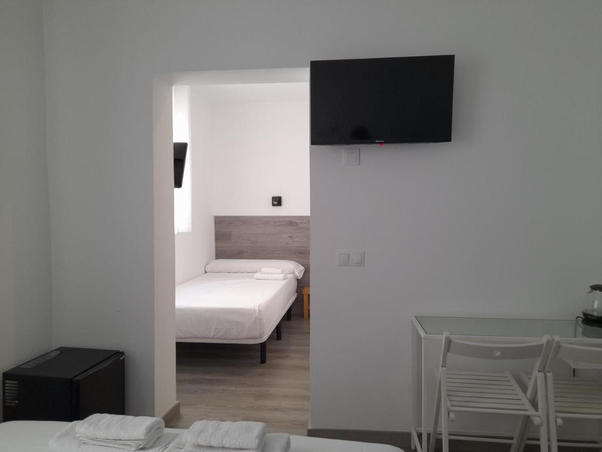 Triple Room with Private Bathroom