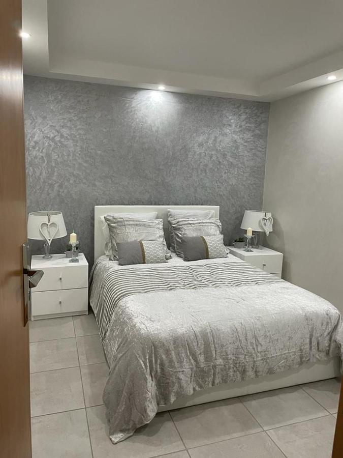 T2 Cosy Montpellier - Spa Privatif Jacuzzi Hammam Piscine Extérieure en Supplément - B&B Montpellier