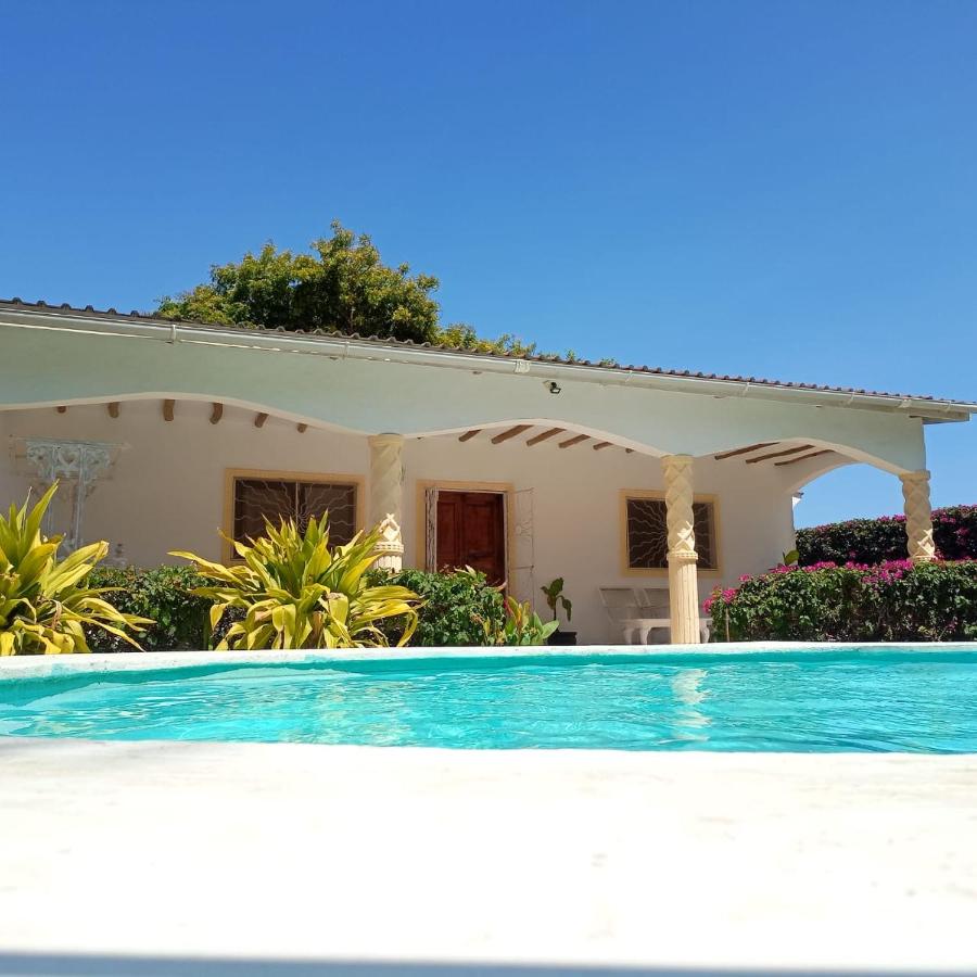 2 Bedroom Mangrove Cottage with Private Pool - B&B