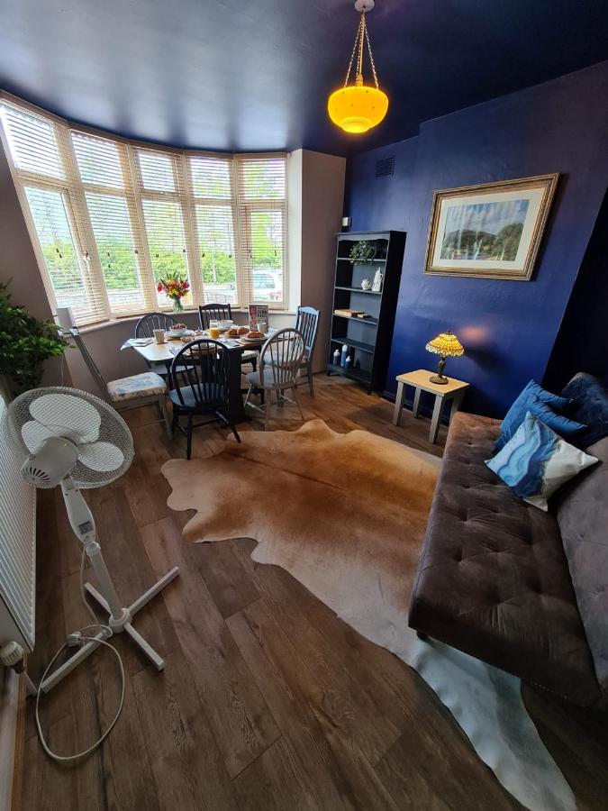 Rumer Hill House a unique boutique styled place to stay in Cannock close to A5 the McArthur Glen outlet - Chambres d'hôtes Great Wyrley