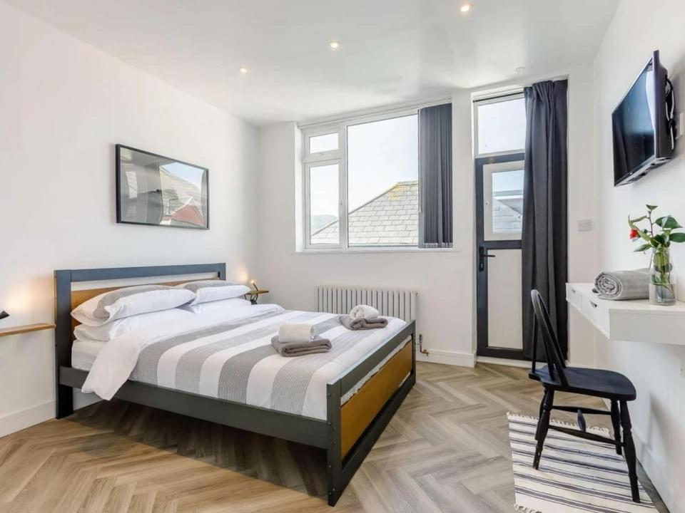 Surfside : Luxury seaside apartment - Ferienwohnung Westward Ho!