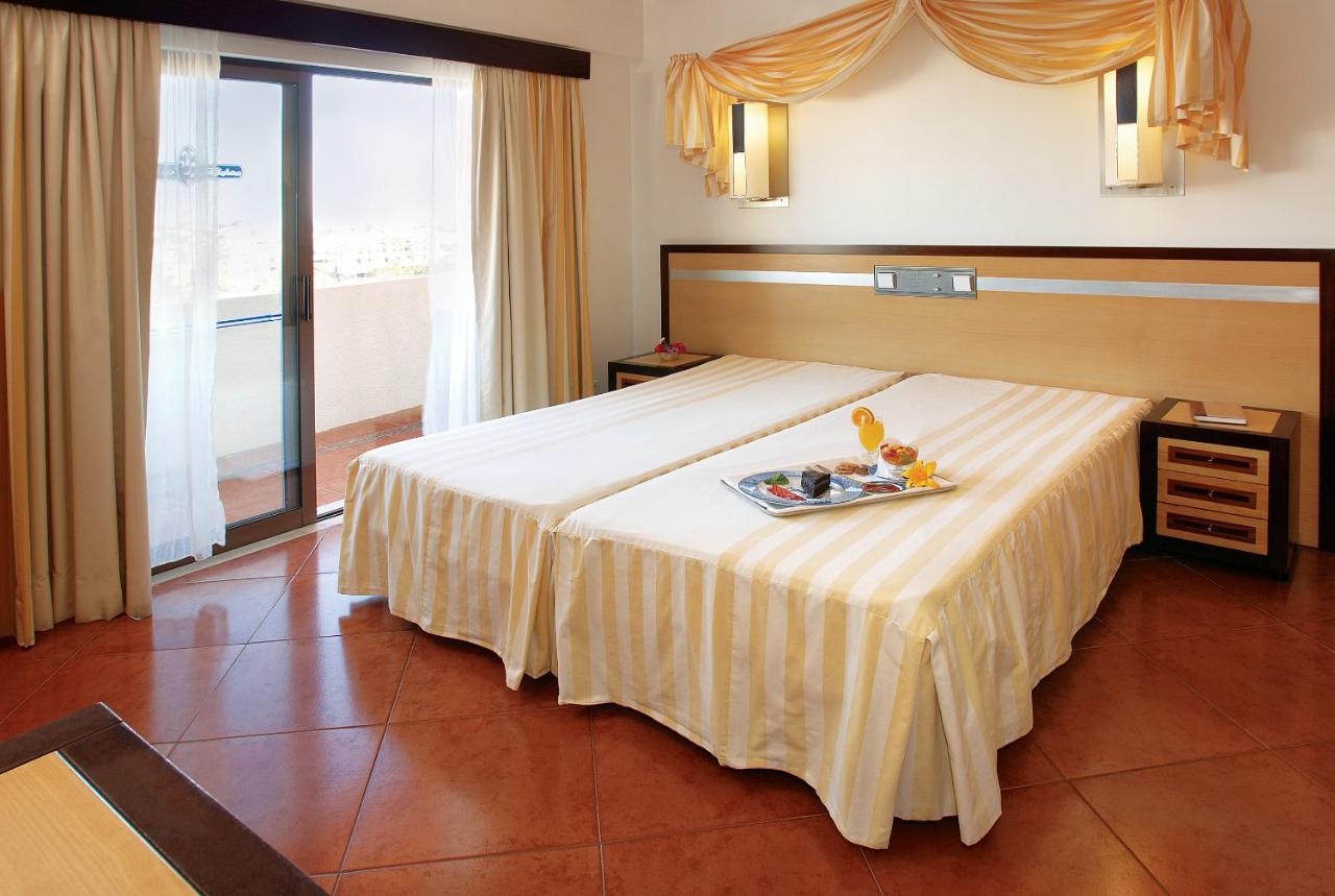 Two-Bedroom Apartment with Avenue View
