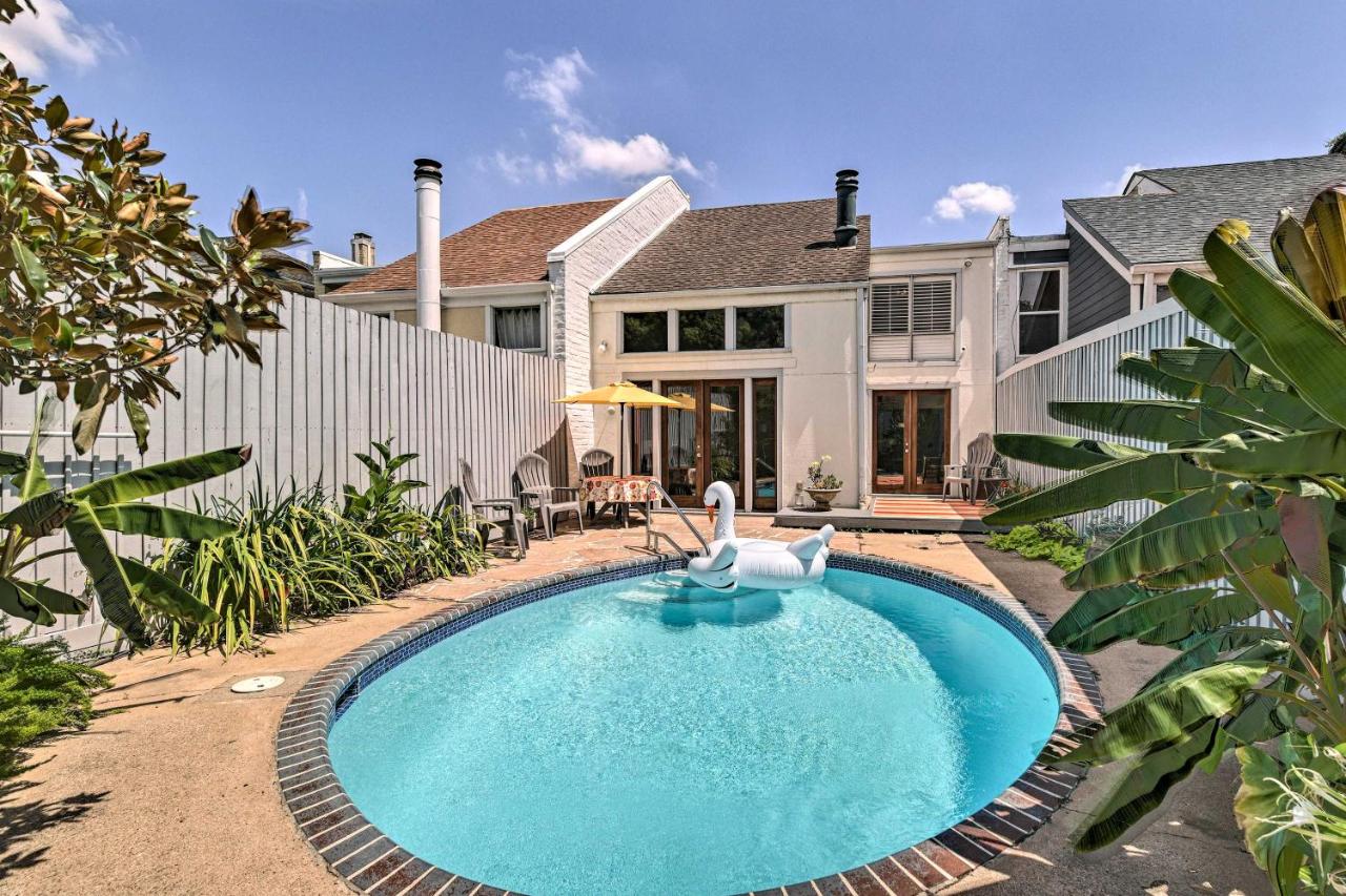 B&B Houston - Charming Montrose Townhome with Private Pool! - Bed and Breakfast Houston