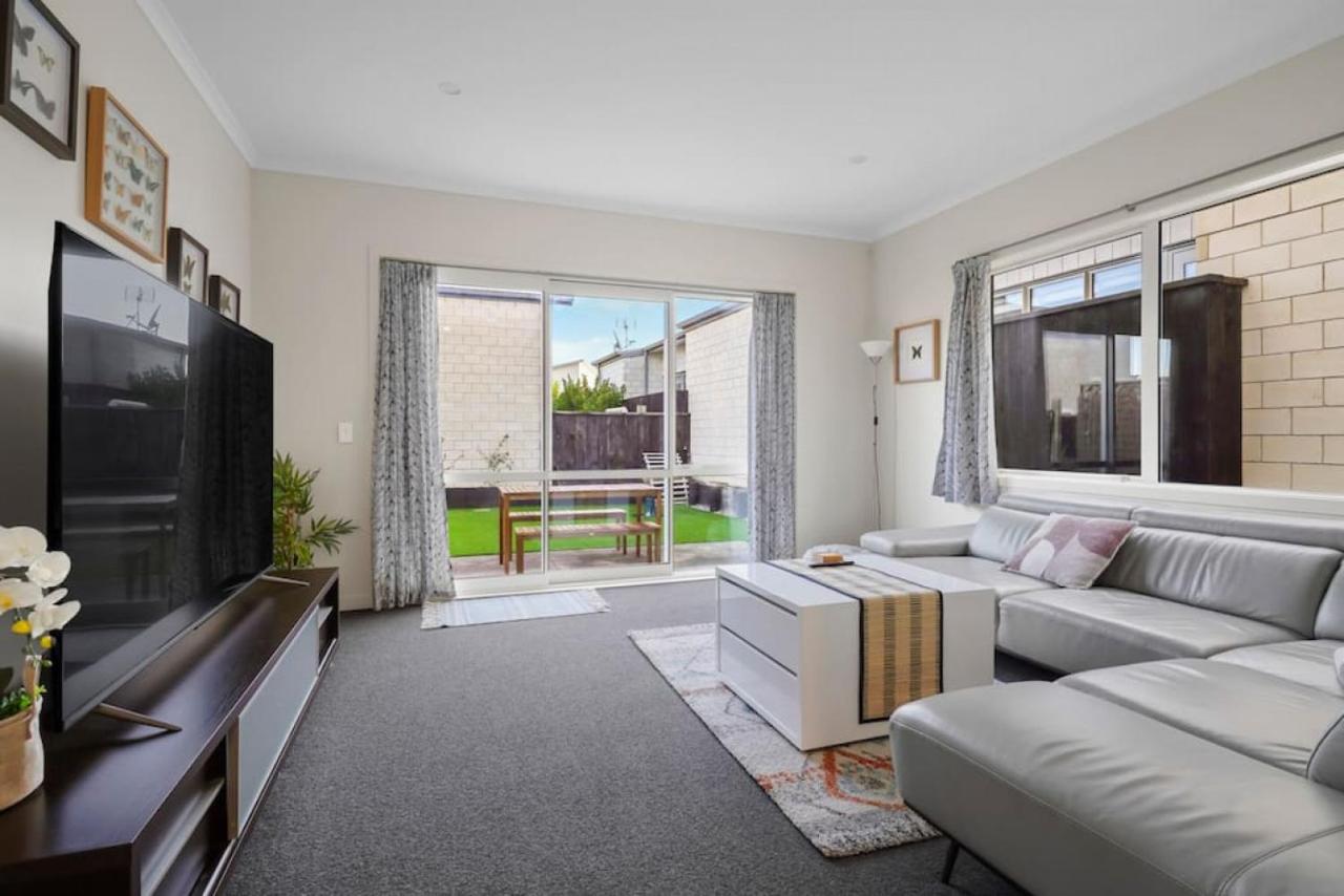 B&B Auckland - Lux Modern 3BR Family House -Fenced Yard - Big TV - Bed and Breakfast Auckland