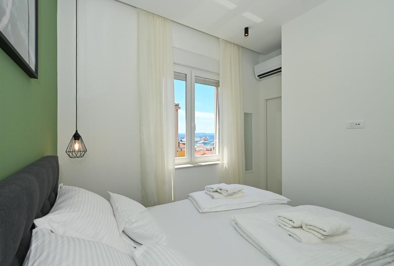 Steps from Palace & Riva - Old Town Pine - Bed and Breakfast Split