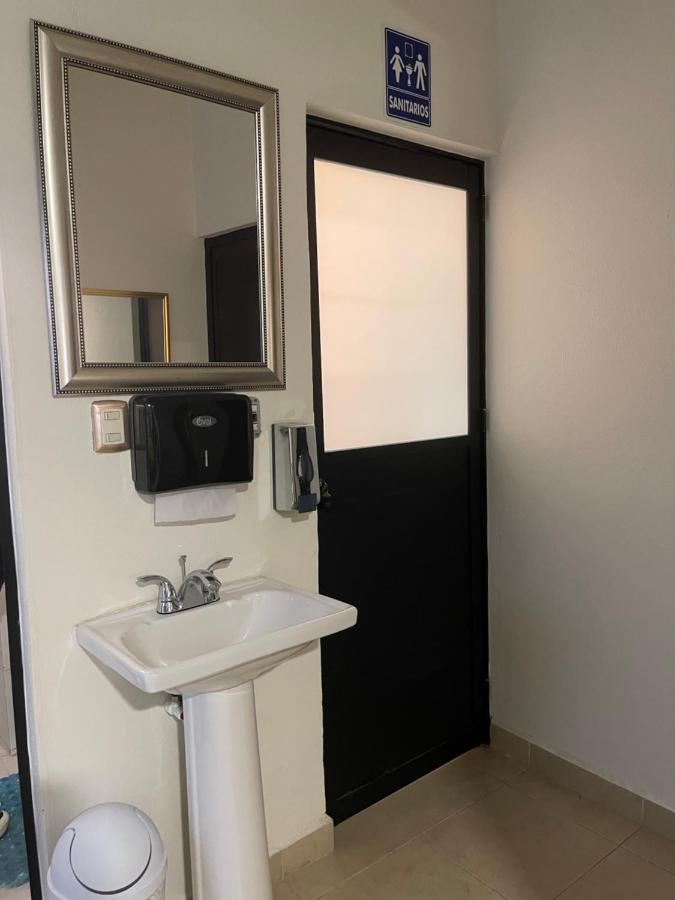 Tweepersoonskamer met Gedeelde Badkamer