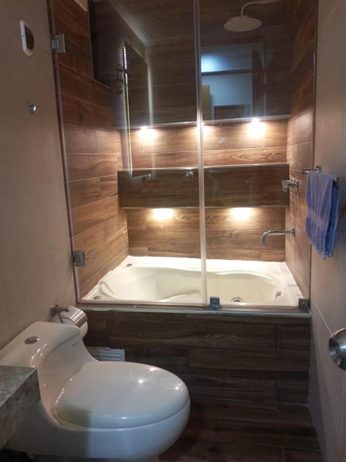Dpto entero, 2do piso, ascensor y cochera - B&B