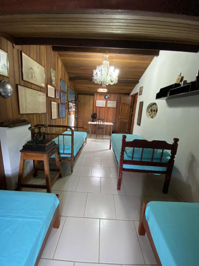 Tweepersoonskamer met 1 of 2 Bedden en Gedeelde Badkamer