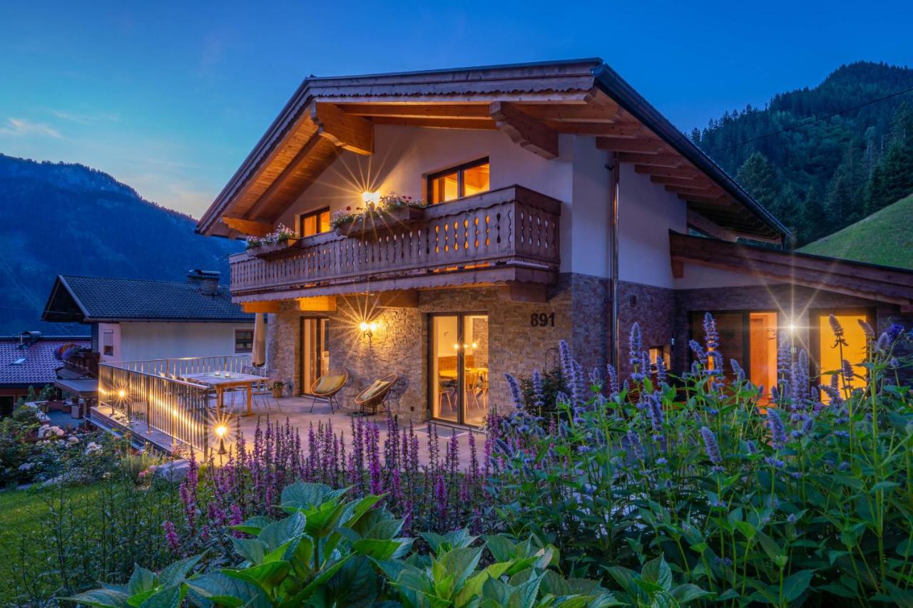 B&B Mayrhofen - Chalet Alpendomizil Ahorn - Bed and Breakfast Mayrhofen