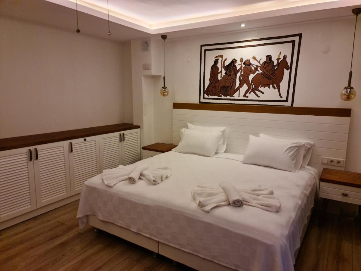 Deluxe Double or Twin Room with City View