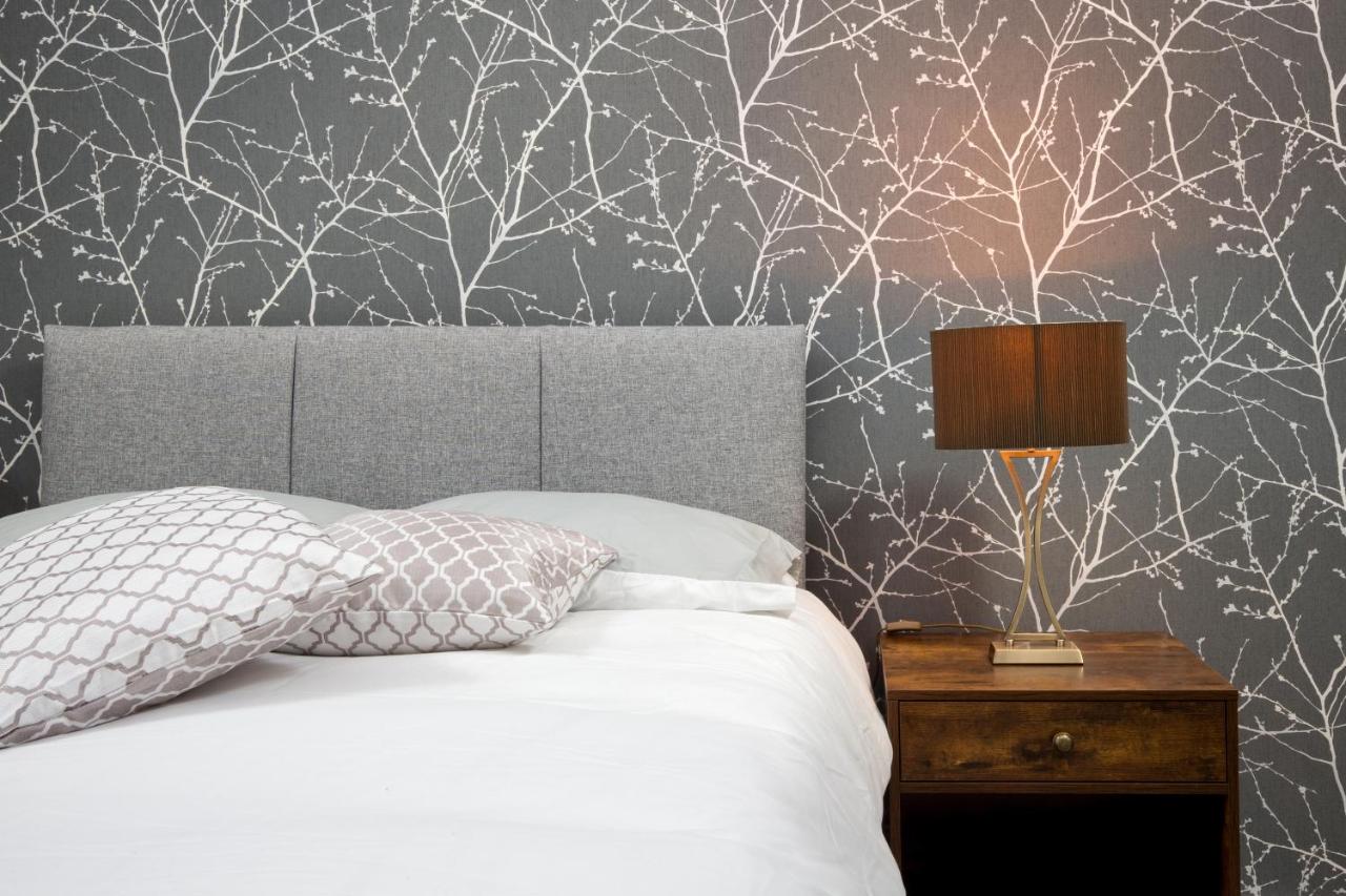 Stylish 'New York Loft' 2 Bed Apartment - Chambres d’hôtes Bradford