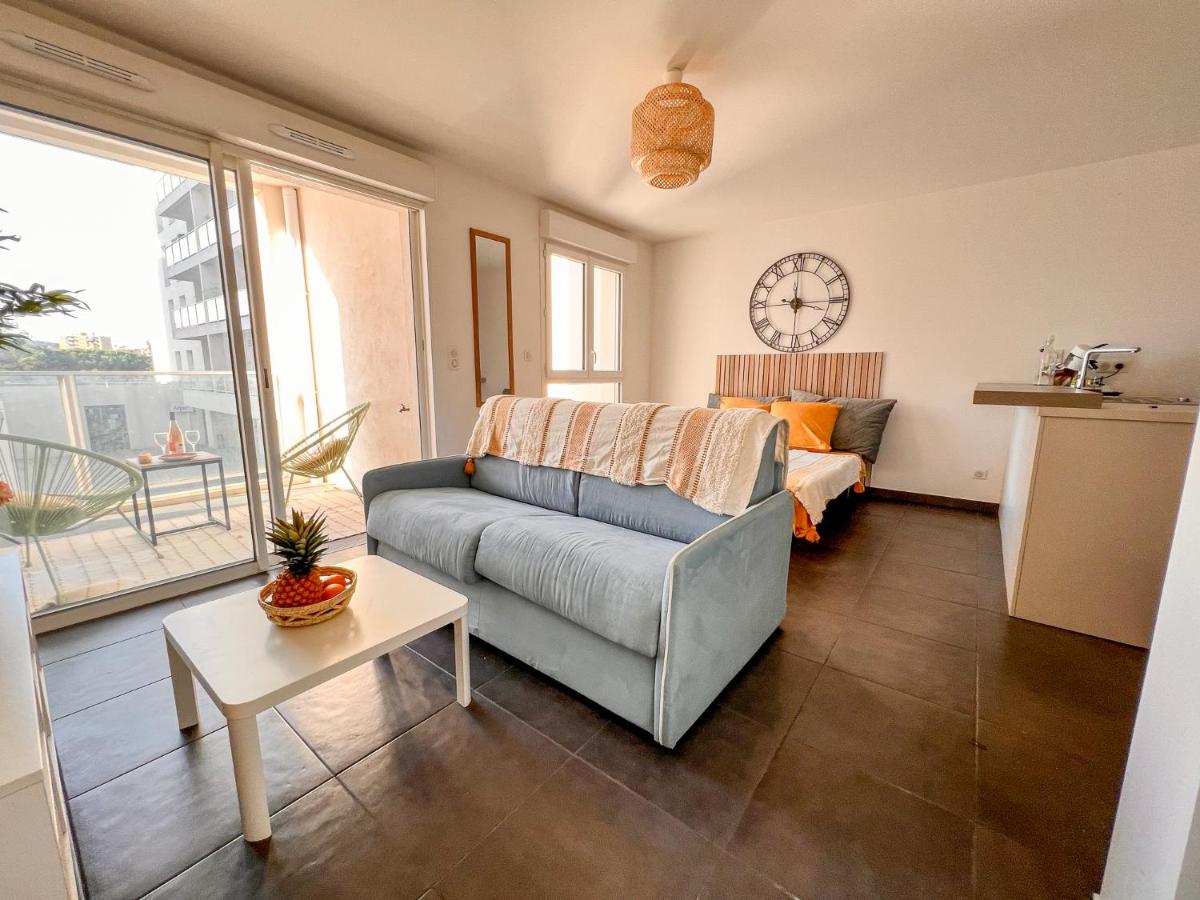 Gina - Modern Luminous Balcony - by TGB - Chambres d’hôtes Ajaccio