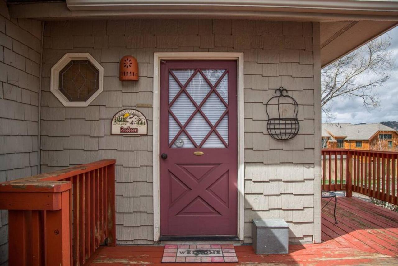 Sundance Suite, 1 Bedroom with fireplace Dogs OK - B&B Estes Park