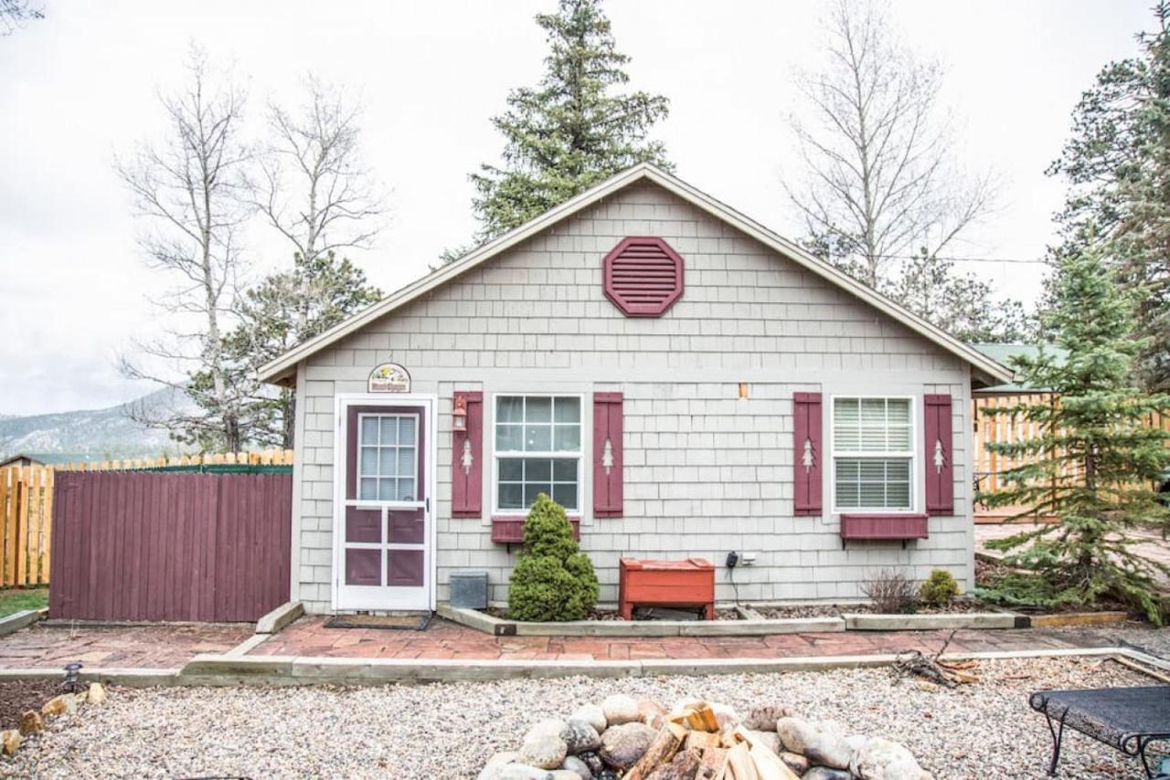 Mt Olympus Cabin, Cozy 1 bedroom cabin Great for couples - Bed and Breakfast