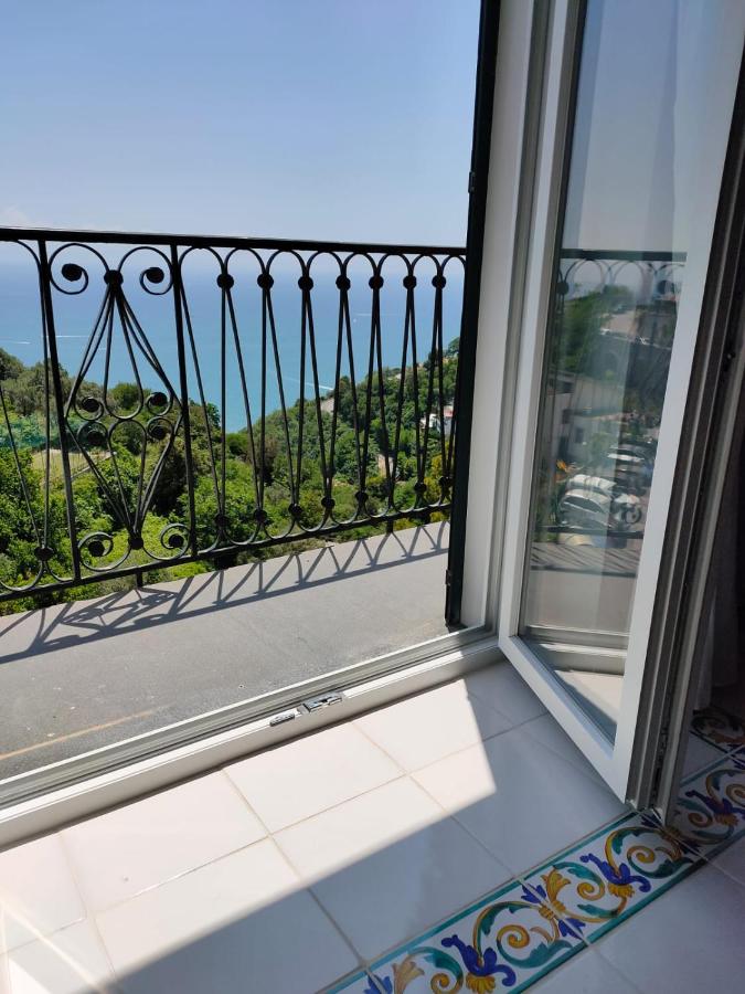 Chambre Lit Queen-Size - Vue sur Mer