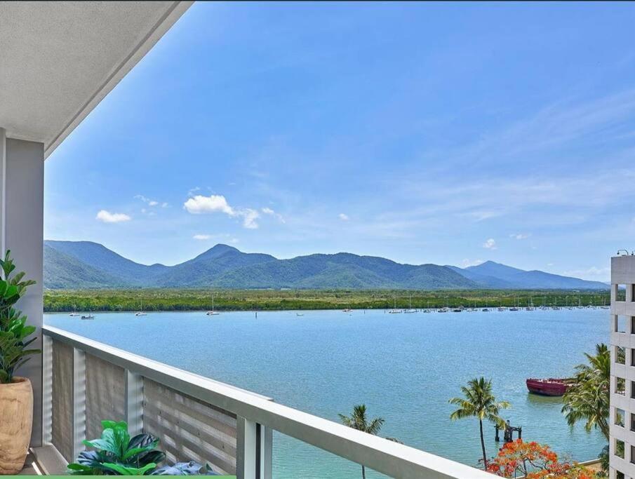 B&B Cairns - 903 Harbour views - Bed and Breakfast Cairns