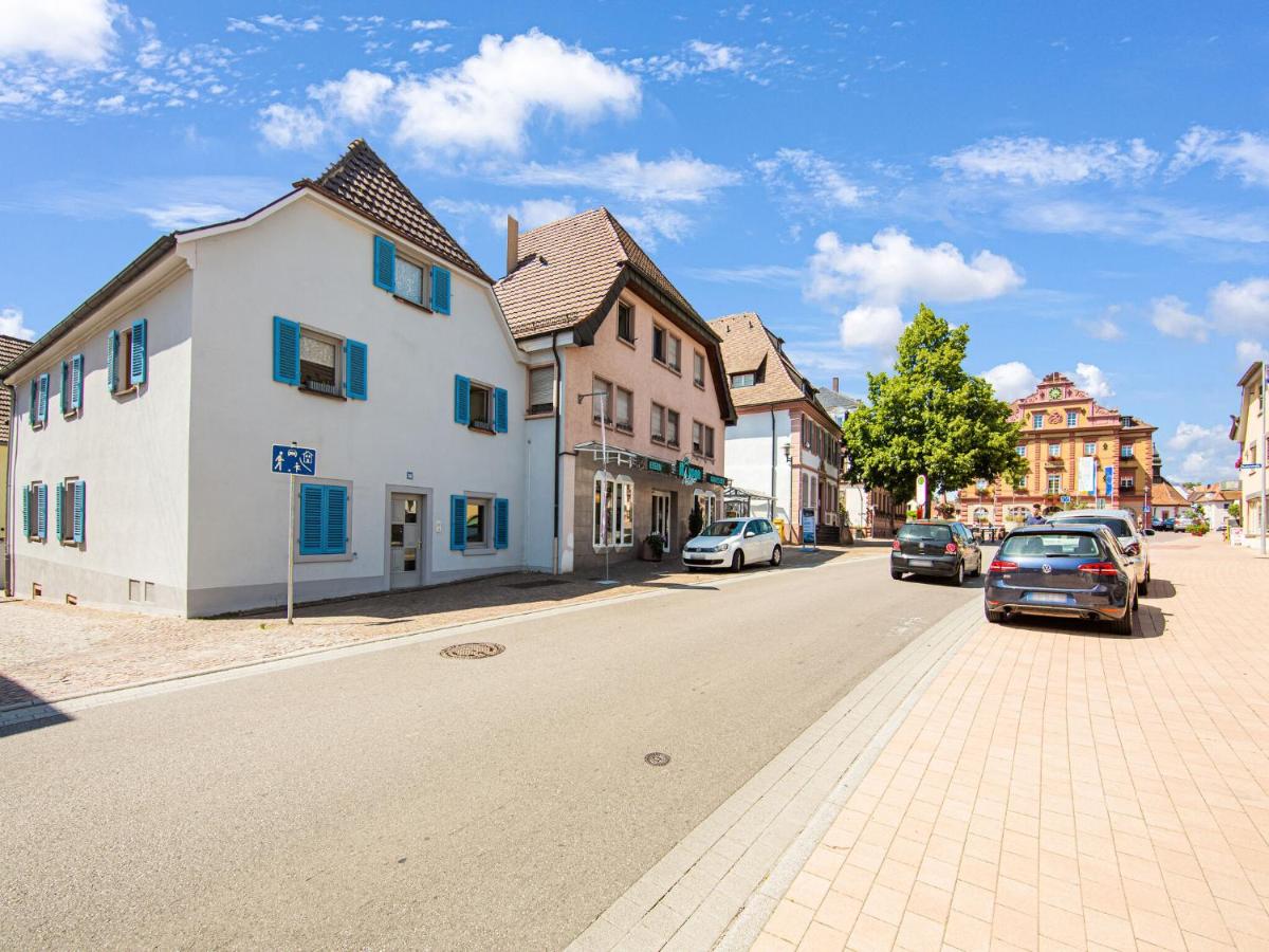 B&B Herbolzheim - Modern Apartment in Herbolzheim with Extensive Kitchen - Bed and Breakfast Herbolzheim