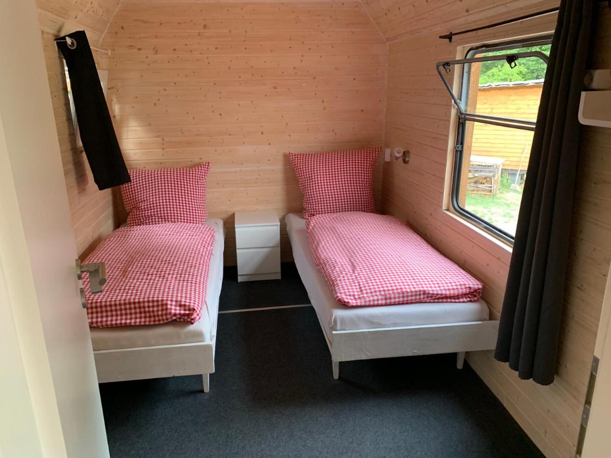 Bauwagen mit Gemeinschaftsbad - B&B Rheinsberg