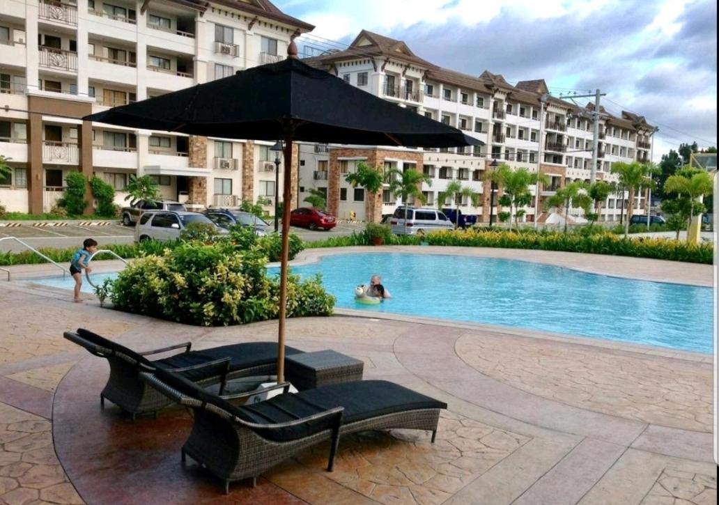 Ri's One Oasis w Free Pool back of SM City Mall - Bed and Breakfast
