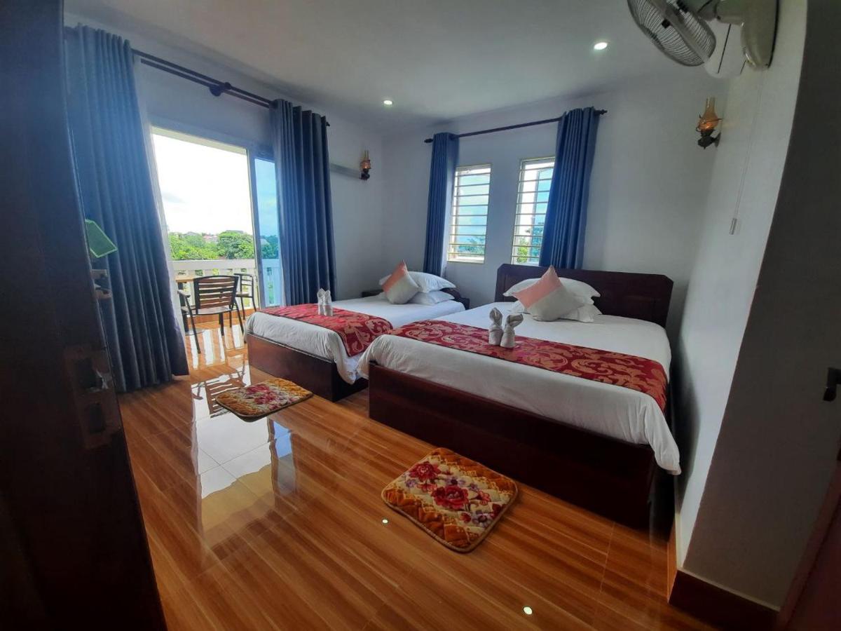 Deluxe Family Room