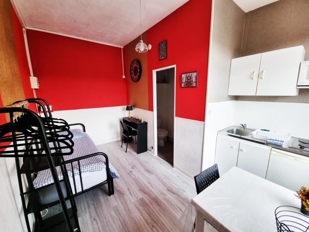 Studio Apartment