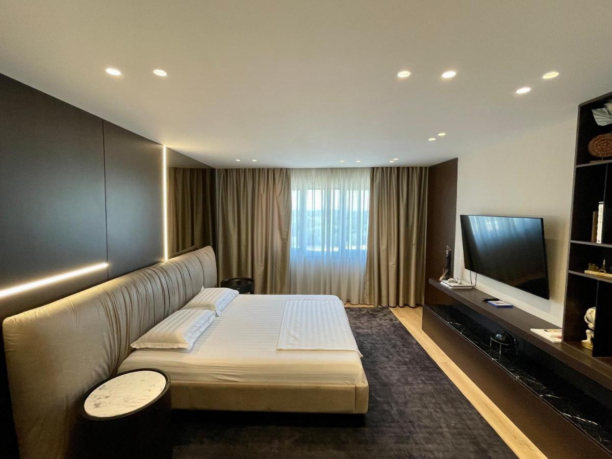 Appartamento con 2 Camere da Letto e Vista Lago