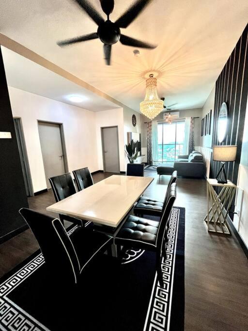 LaVista Homestay in Vista Bangi UKM, Bangi, Kajang - Chambres d'hôtes Kajang