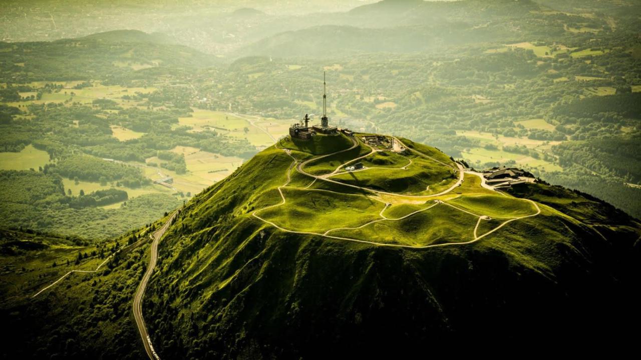 Maison d'Hôtes La Nichée - Chambres d’hôtes Rochefort-Montagne