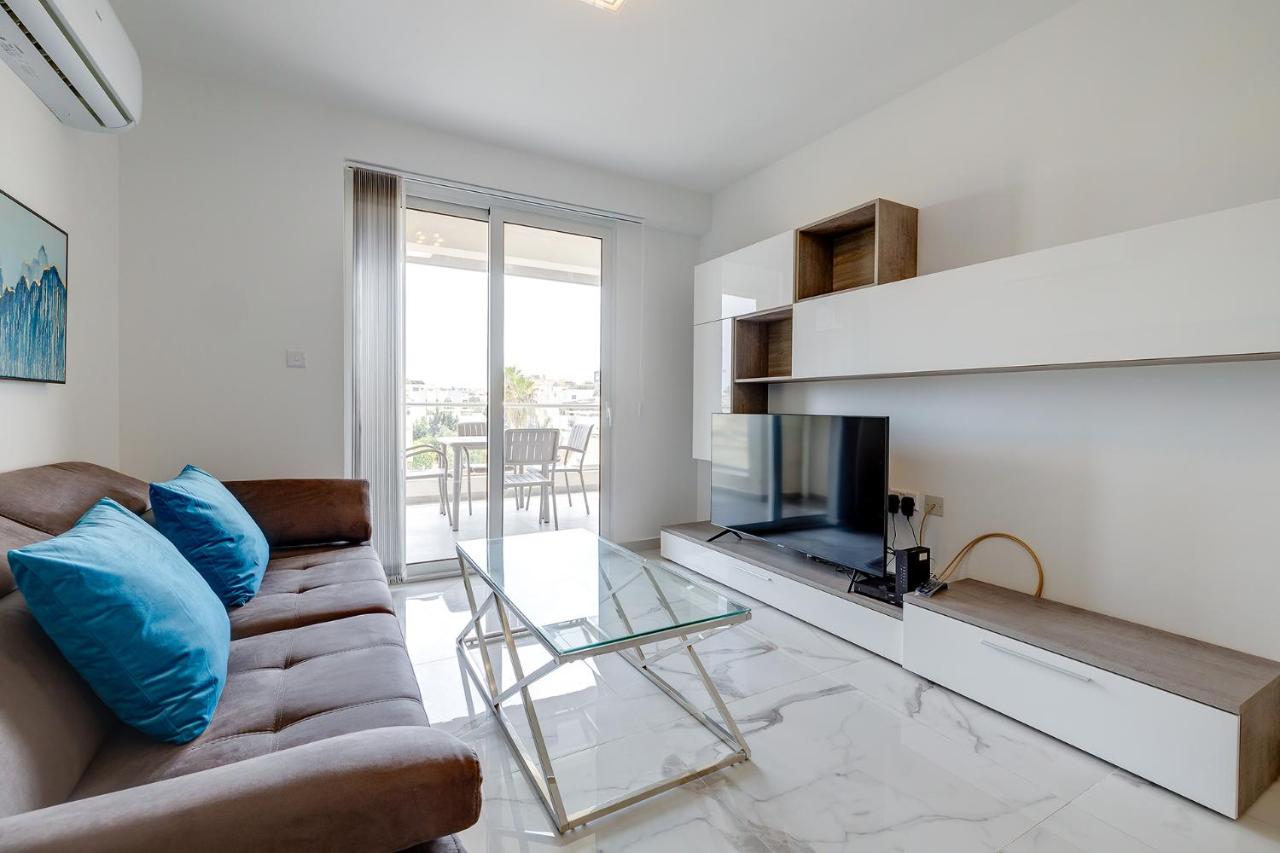 B&B San Ġiljan - Deluxe 2BR Apartment in central St Julians - Bed and Breakfast San Ġiljan