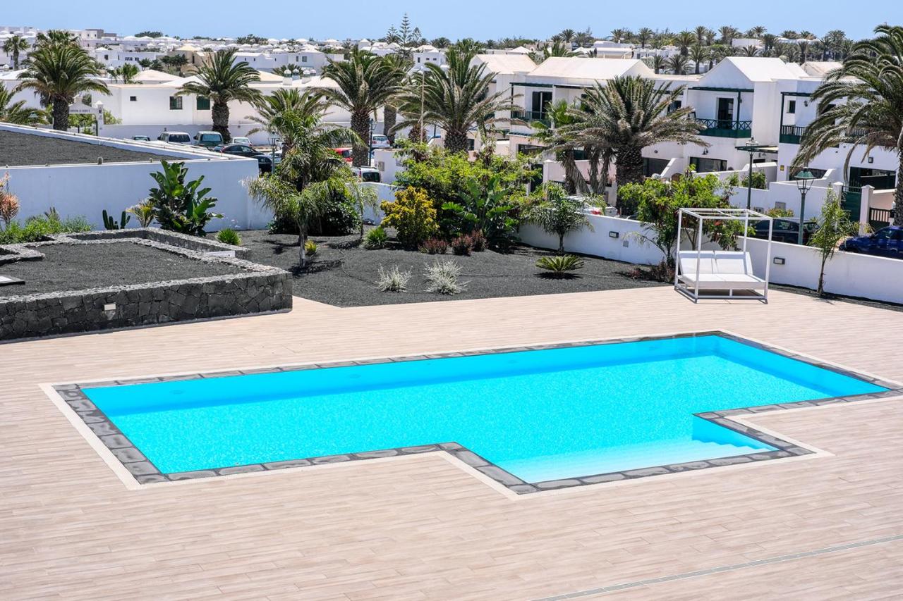 Sunset view modern private poolside apartment - Ferienwohnung