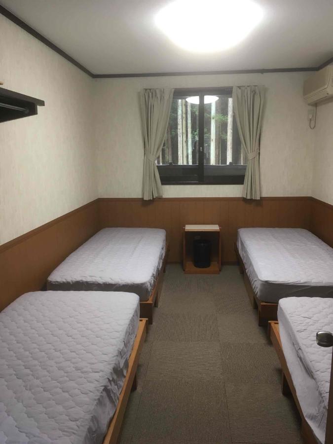 Vierbettzimmer mit Gemeinschaftsbad