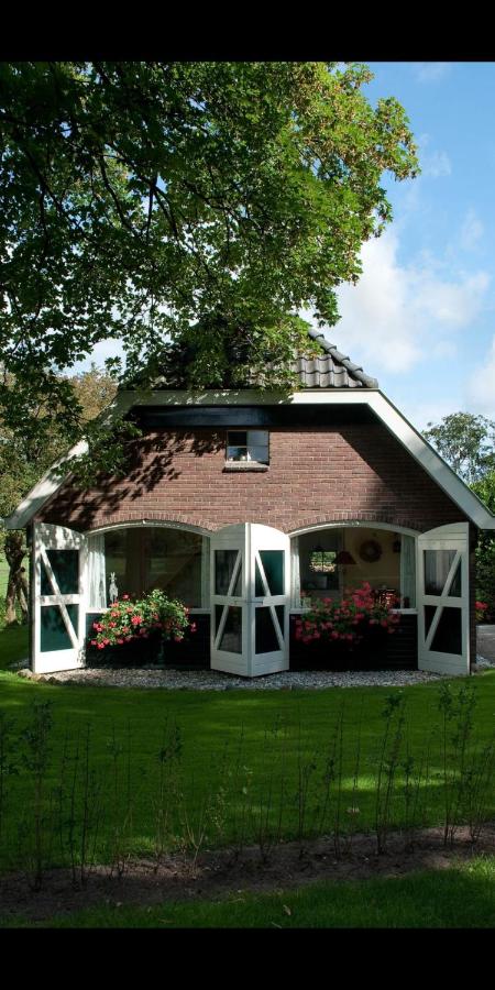 B&B Oosterhesselen - Vakantiehuisje 'De Uithof' - Bed and Breakfast Oosterhesselen