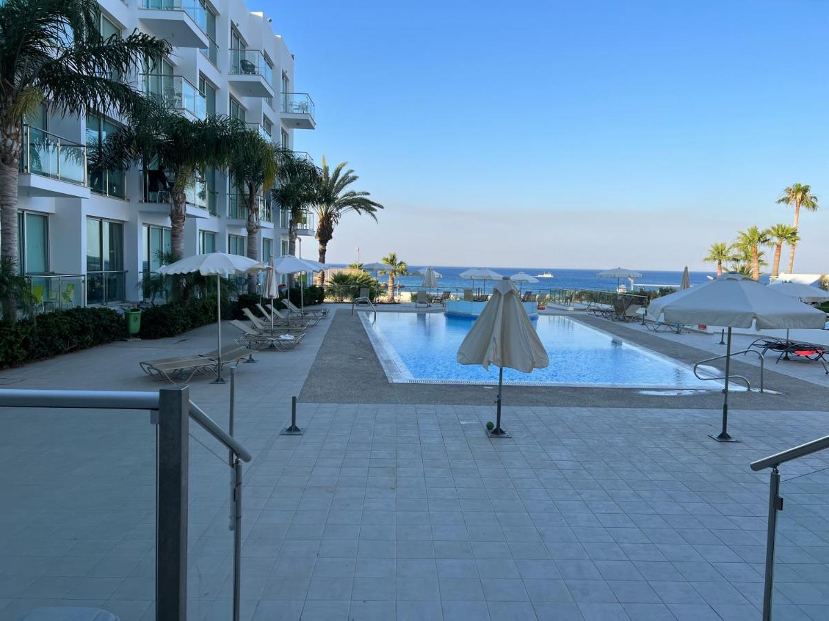 Lovely cozy one bedroom suite with pool - Chambres d'hôtes Protaras