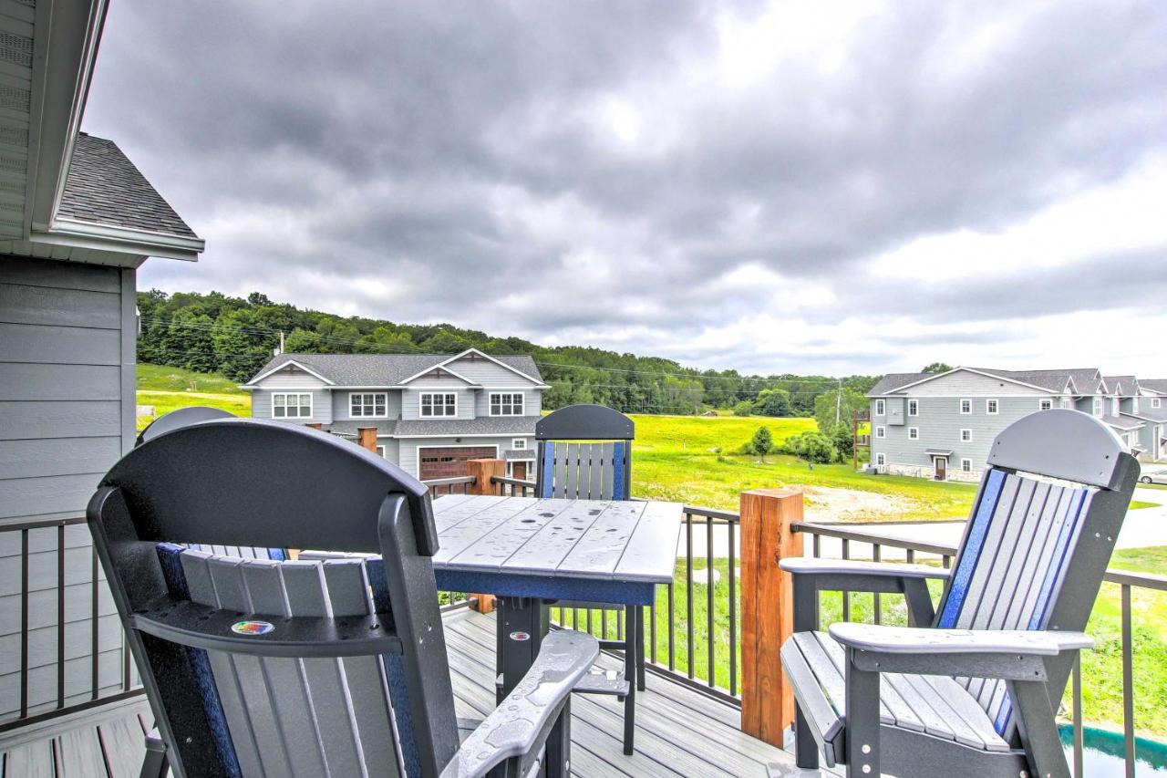 Chic Plymouth Townhome < 1 Mi to Road America - Chambres d'hôtes Plymouth