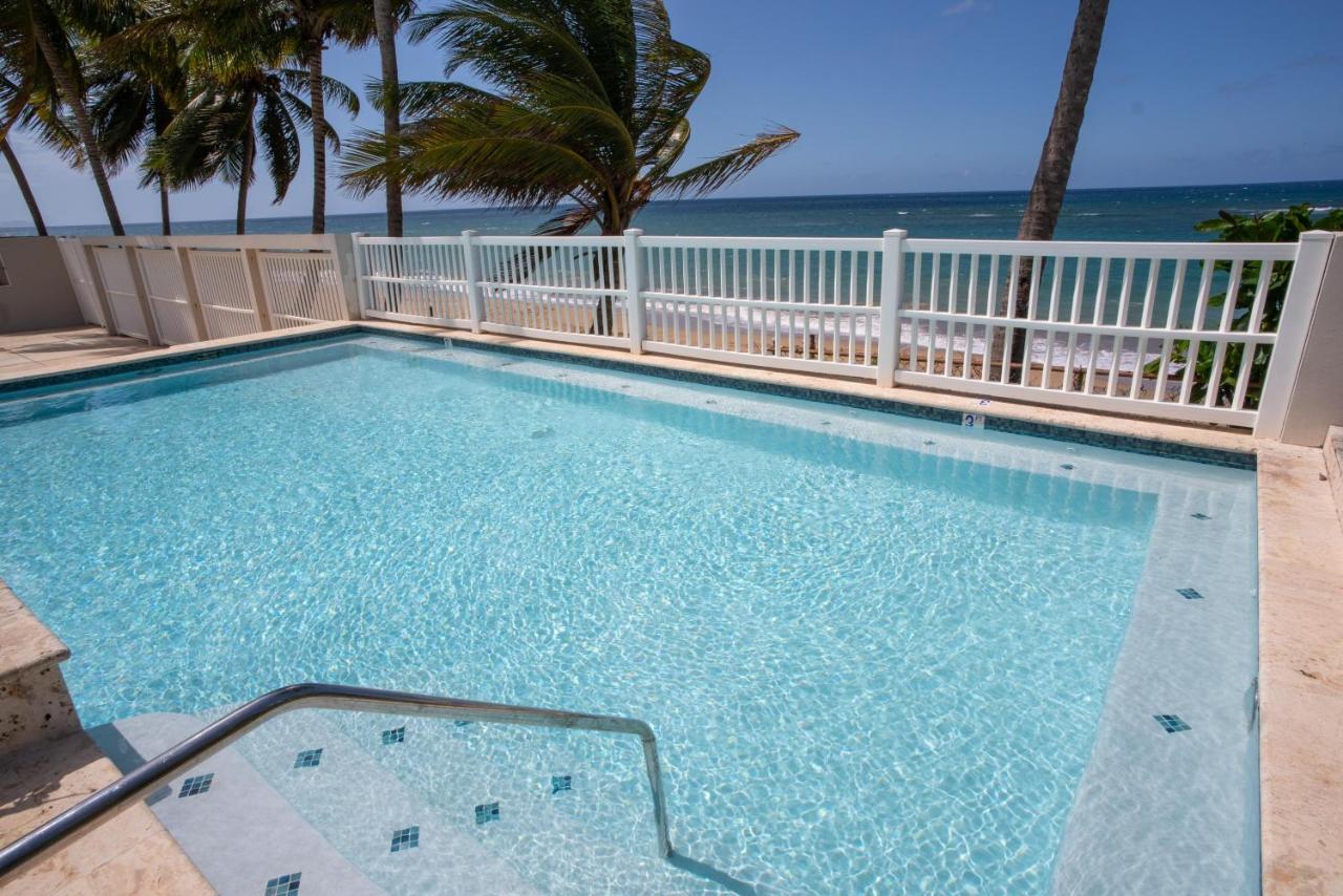 Beachfront 7th floor unit at Mar Azul - B&B