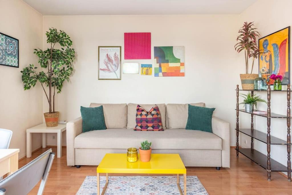 Appartement à 10 minutes du centre de Paris avec le RER B - B&B