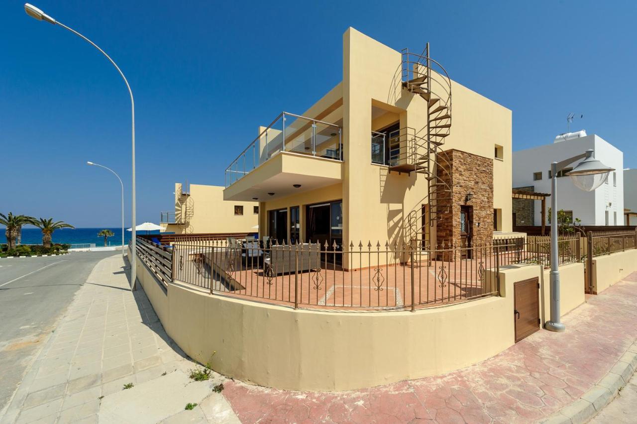 Seafront Protaras Villas - B&B