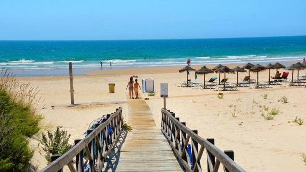 VILLA PIMIENTA, Chalet de lujo a 100 metros del mar - B&B Chiclana de la Frontera