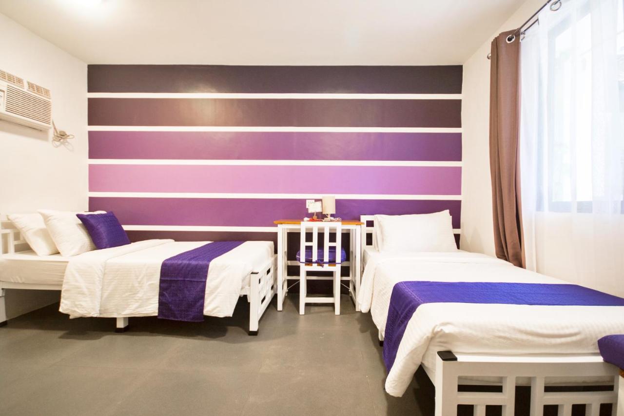 Deluxe Purple Twin Room