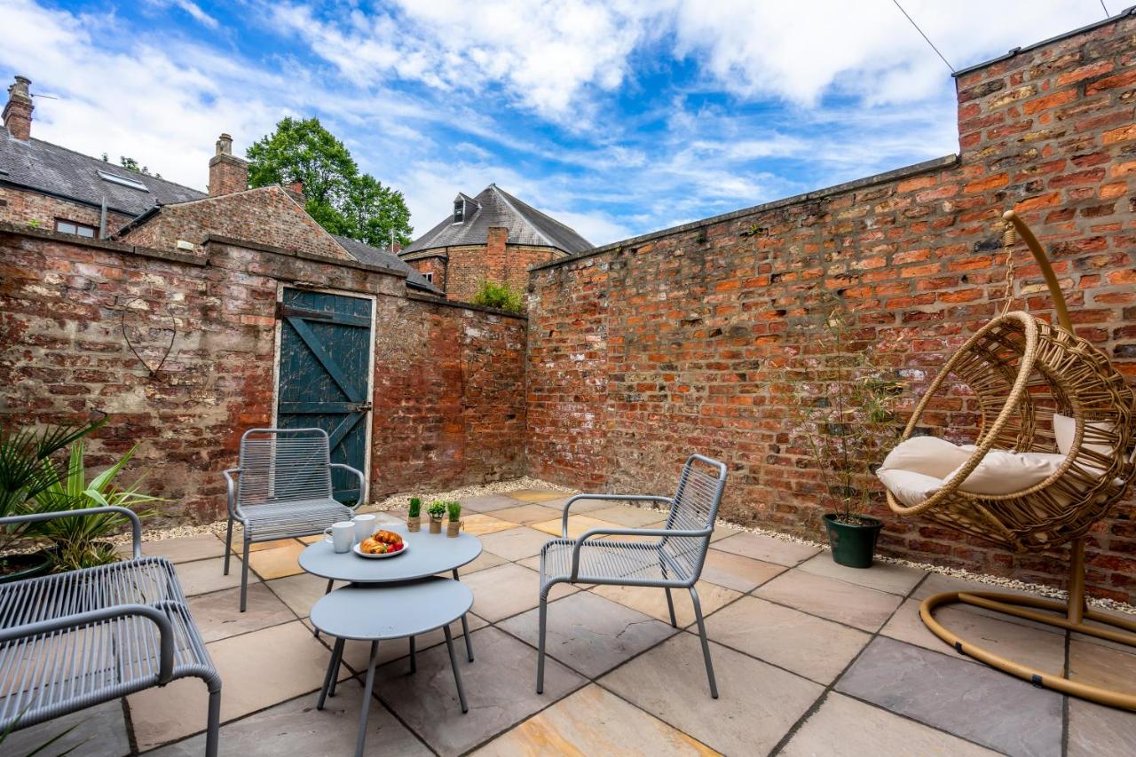 8 Kyme Street - Bed and Breakfast