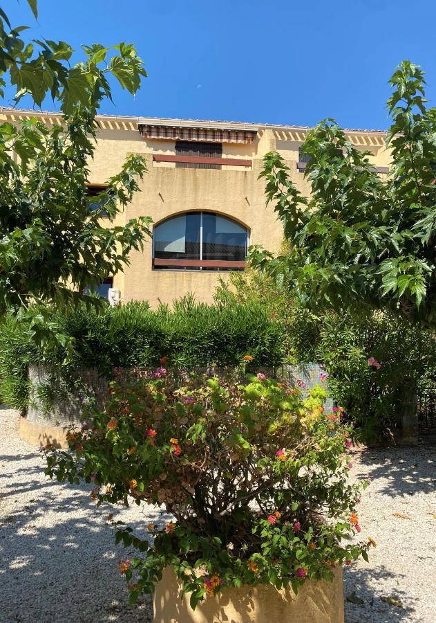 B&B La Londe-les-Maures - studio climatisé avec parking - Bed and Breakfast La Londe-les-Maures