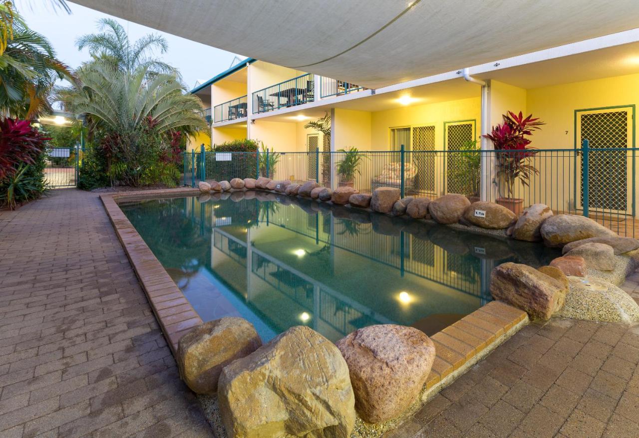 2 Bedroom Balcony Terrace - Poolside