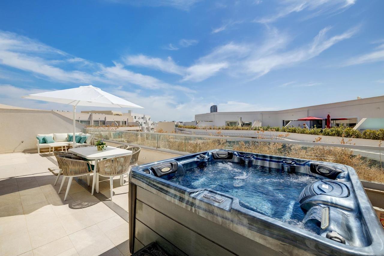 B&B Tal-Franċiż - Super Luxury Penthouse with Hot Tub and Pool - Bed and Breakfast Tal-Franċiż