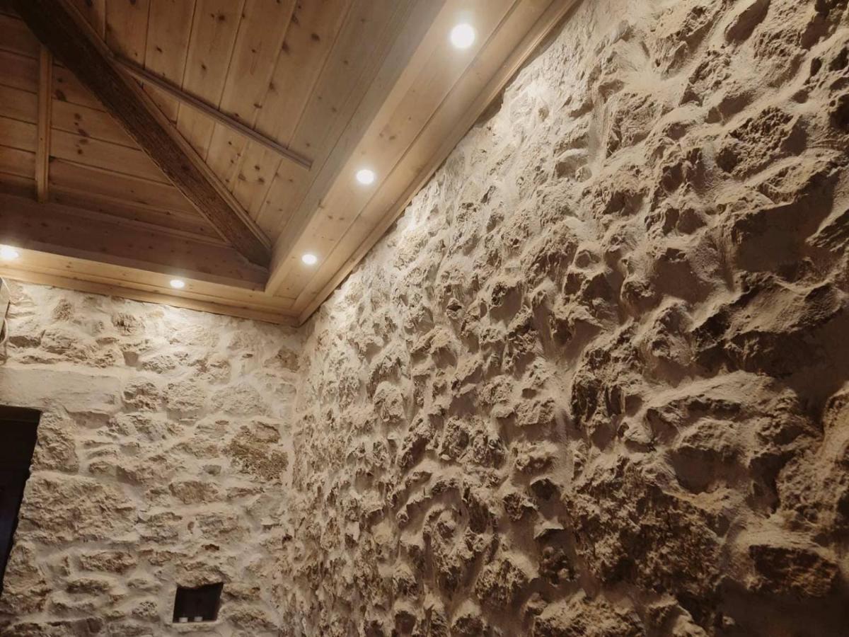 Once upon a rock - B&B Pythagóreio