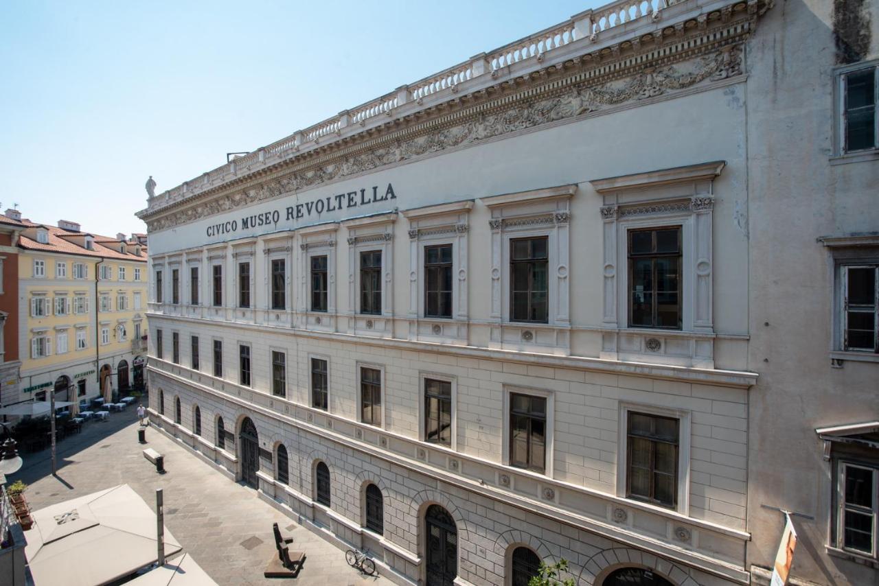 Art & History - NEW - Modern Classic Apartment - Ferienwohnung Triest