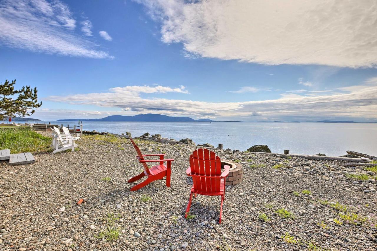 Waterfront Ferndale Home Deck and Beach Access - B&B